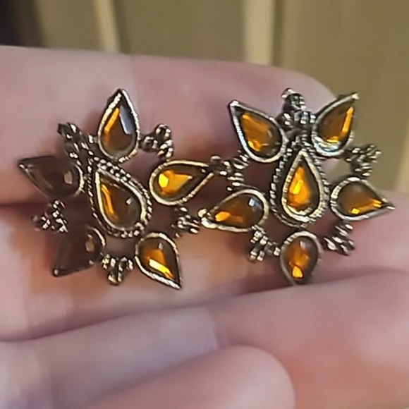 Elegant Silver and Amber Vintage Pendant Necklace With Matching Earrings - Picture 2 of 2